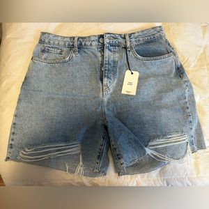 Never worn Forever 21 mom shorts.